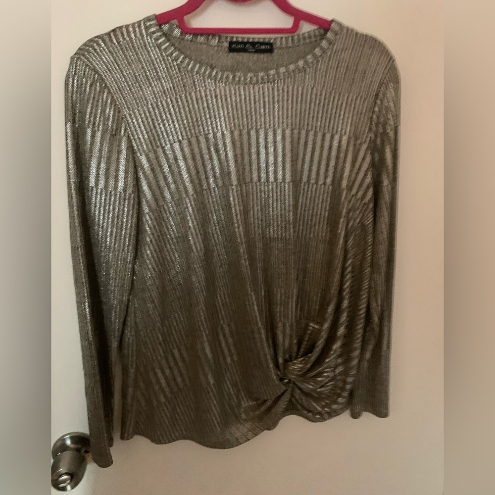Metallic top Size medium